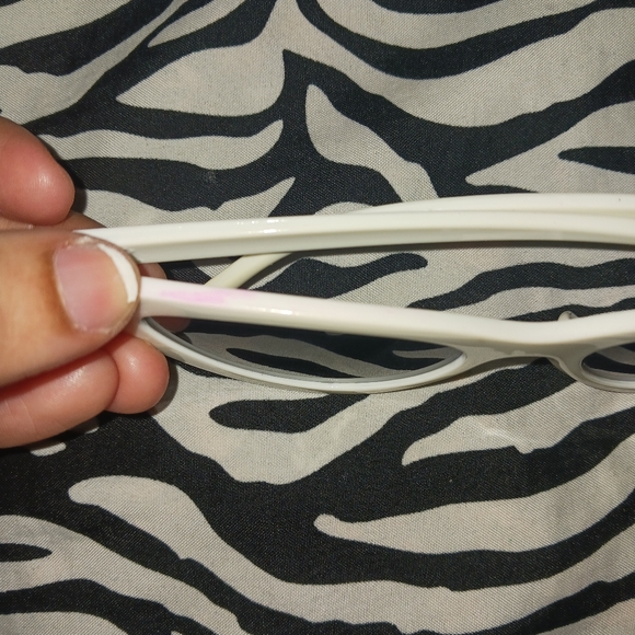 Bundle of Women Fashion cat ese & square  frame sunglasses - Picture 7 of 10